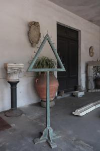 Grande candelabro laqueado de 13 luzes, Toscana, século XVII